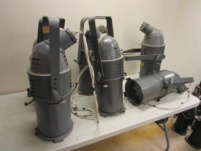 lot 453 image: CENTURY LIGHTING ELLIPSOIDAL  STAGE LIGHT
