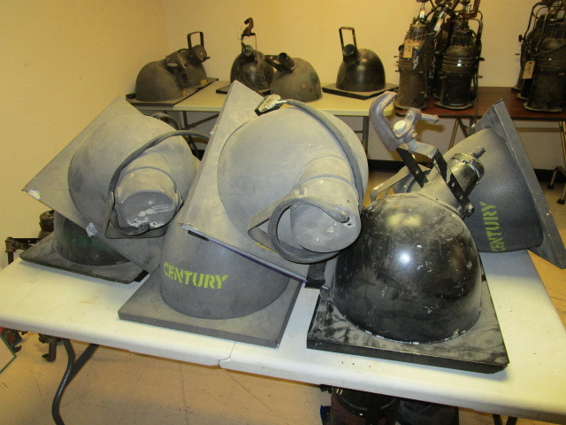 lot 455 image: CENTURY LIGHTING AND ALTMAN 14 SCOOP STAGE LIGHTING