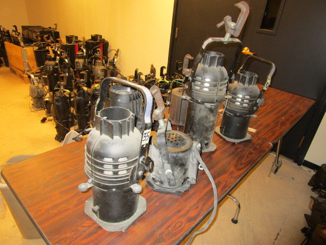 lot 464 image: ASSORTED ELLIPSOIDAL AND FRESNEL STAGE LIGHTS