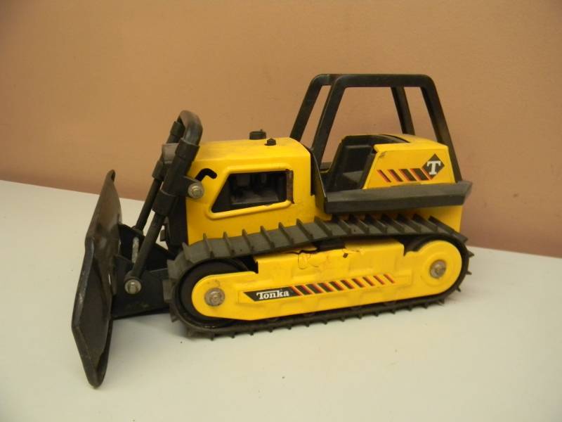 lot 35 image: VINTAGE TONKA MIGHTY BULLDOZER - USA - SEE PICTURES