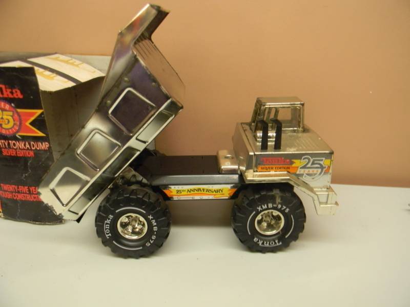 lot 45 image: Tonka Commemorative Dump Silver 25th Anniversary - IN BOX - AWESOME PIECE - SEE PICTURES