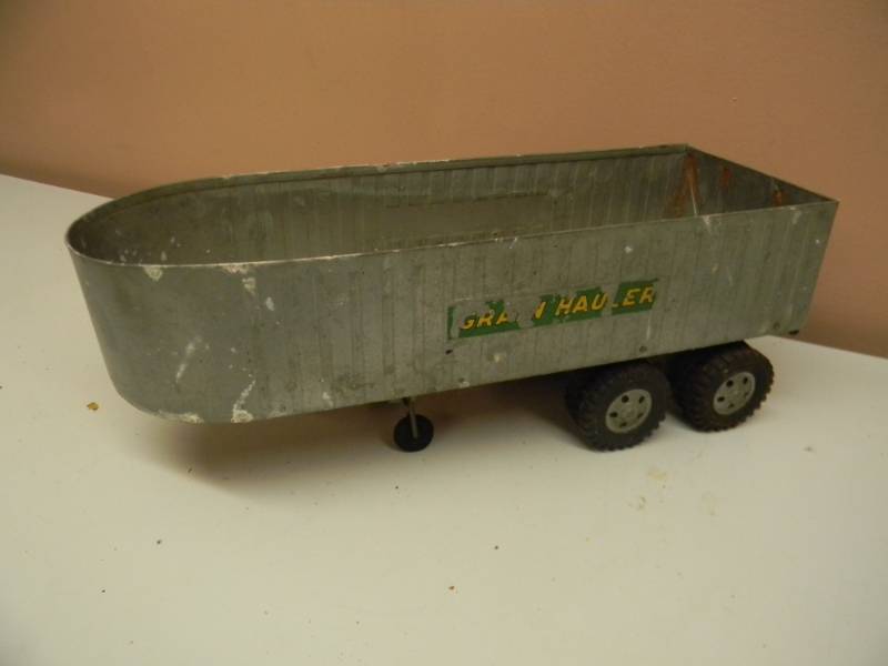 lot 61 image: Vintage 1950s Tonka Semi Trailer Grain Hauler All Original Trailer Only -  SEE PICTURES