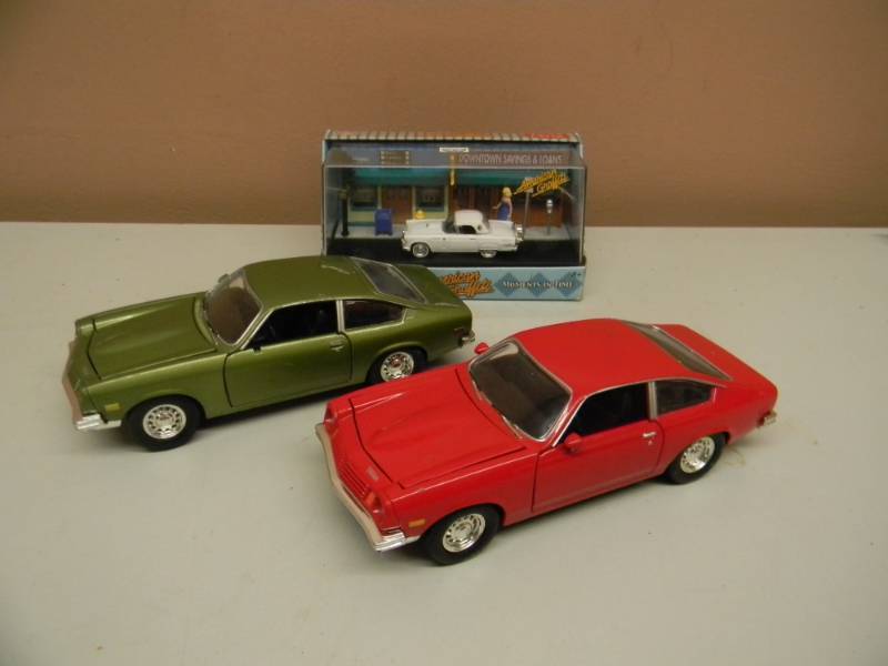lot 64 image: 2 VINTAGE MOTOR MAX 1974 CHEVROLET VEGA DIE CAST - GREEN & RED WITH AMERICAN GRAFFITI MOMENTS IN TIME DISPLAY - IN BOX - AWESOME COLLECTION - SEE PICTURES