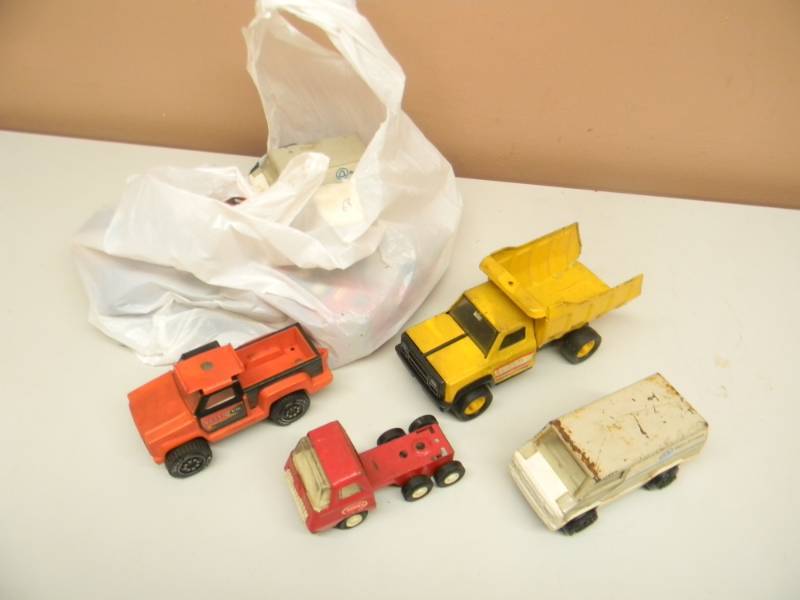 lot 68 image: LARGE COLLECTION OF VINTAGE TONKA TOYS - SEE PICTURES