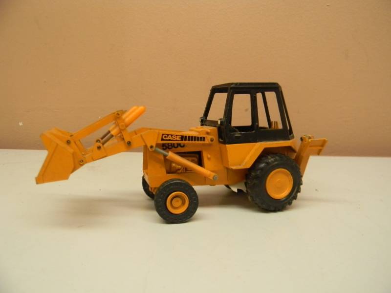 lot 103 image: VINTAGE CONRAD CASE 580 C TRACTOR MADE IN GERMANY 150 DIE CAST - SEE PICTURES