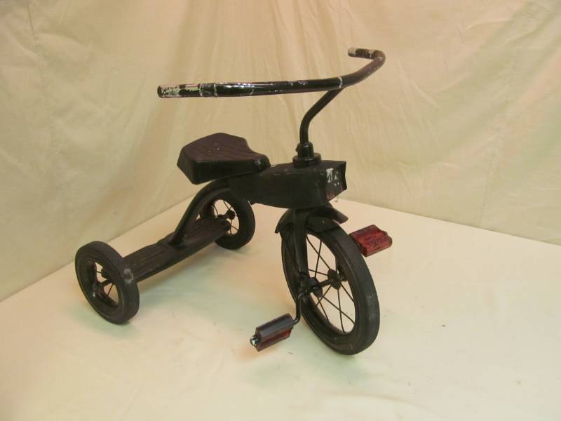 lot 27 image: Vintage tricycle...