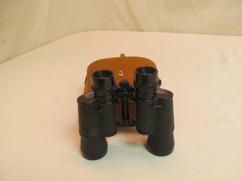 lot 32 image: Vintage holiday field 7x35s binocu...