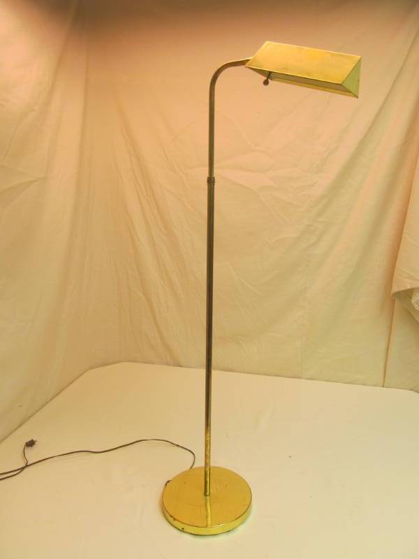 lot 39 image: Vintage floor lamp...