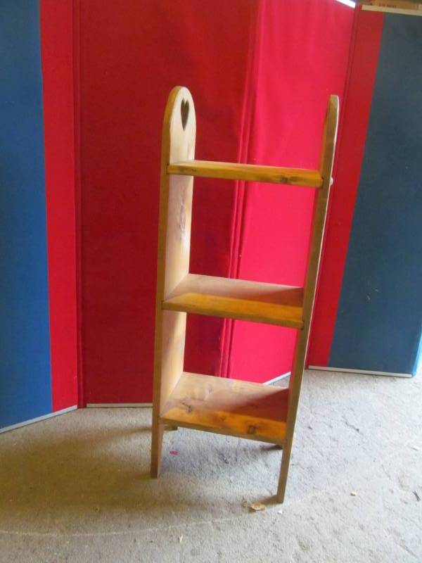 lot 75 image: 3 tier heart shaped shelf- 9x13x36...