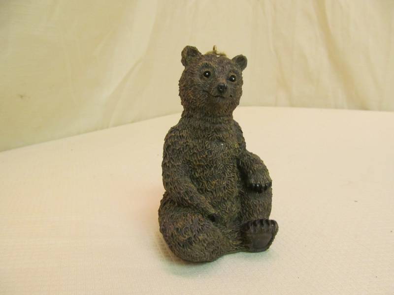 lot 103 image: 5 Kenai bear ornament ...
