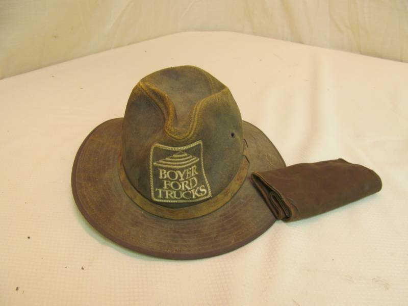 lot 114 image: Ford Hat, Wallet...