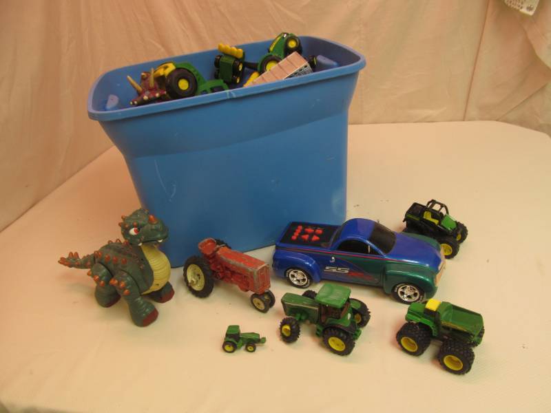 lot 122 image: Childrens Toys...