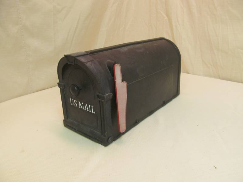 lot 129 image: Mailbox...