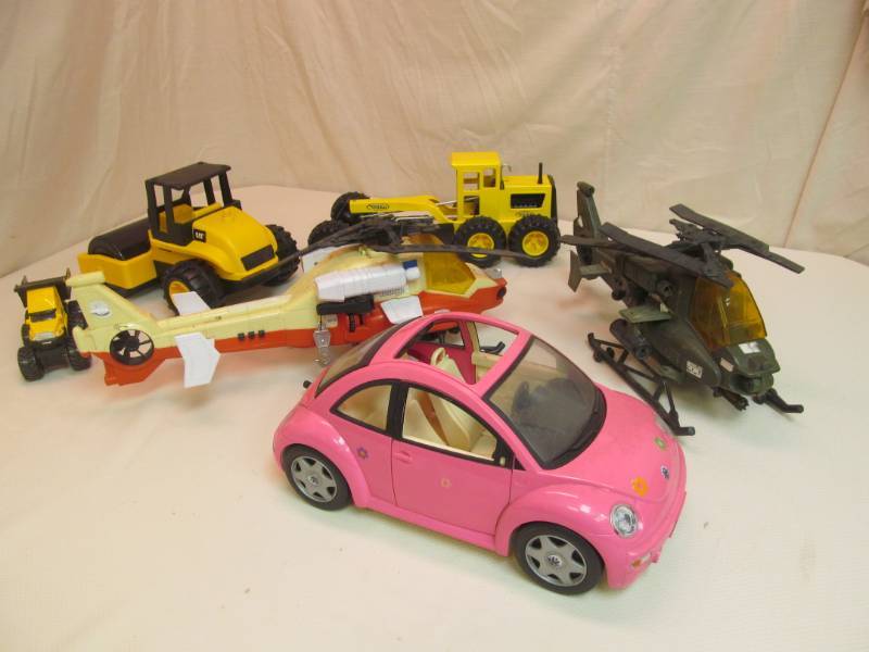 lot 131 image: Childrens Toys...