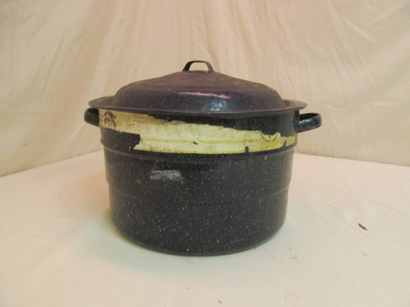lot 133 image: Enamel pot...