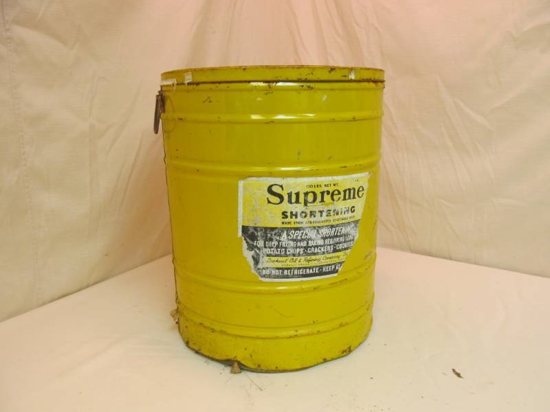 lot 138 image: Shortening can...