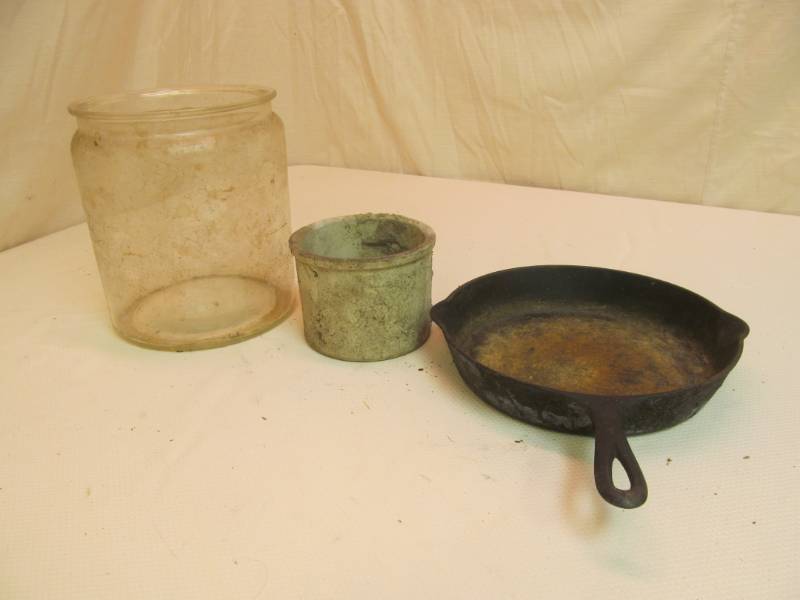 lot 145 image: Glass jar, Griswold fry pan...