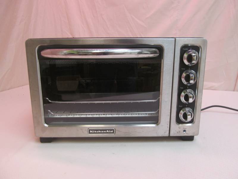lot 148 image: Kitchen Aid toaster oven...