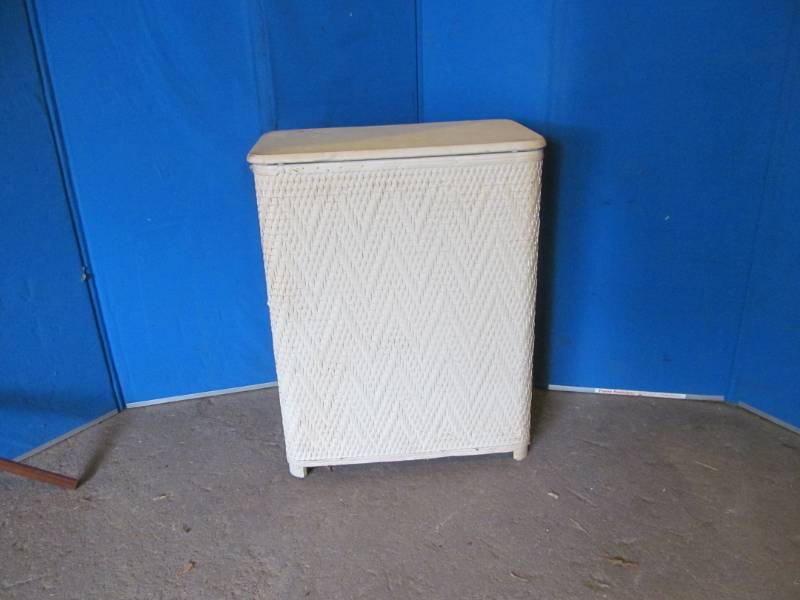 lot 161 image: Vintage clothes hamper...