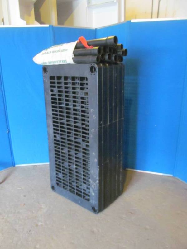 lot 162 image: Plastic stackable shelves...