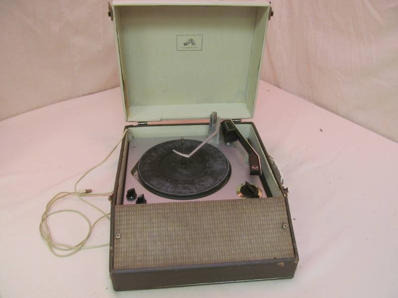 lot 167 image: RCA turn table...