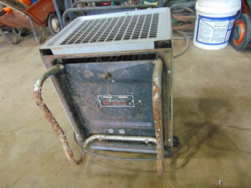 lot 29 image: Dehumidifier