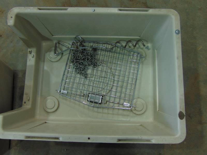 lot 31 image: Small Pet Porter