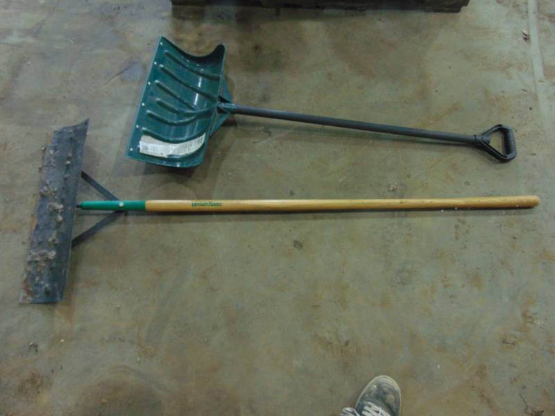 lot 63 image: (2) Snow Shovels