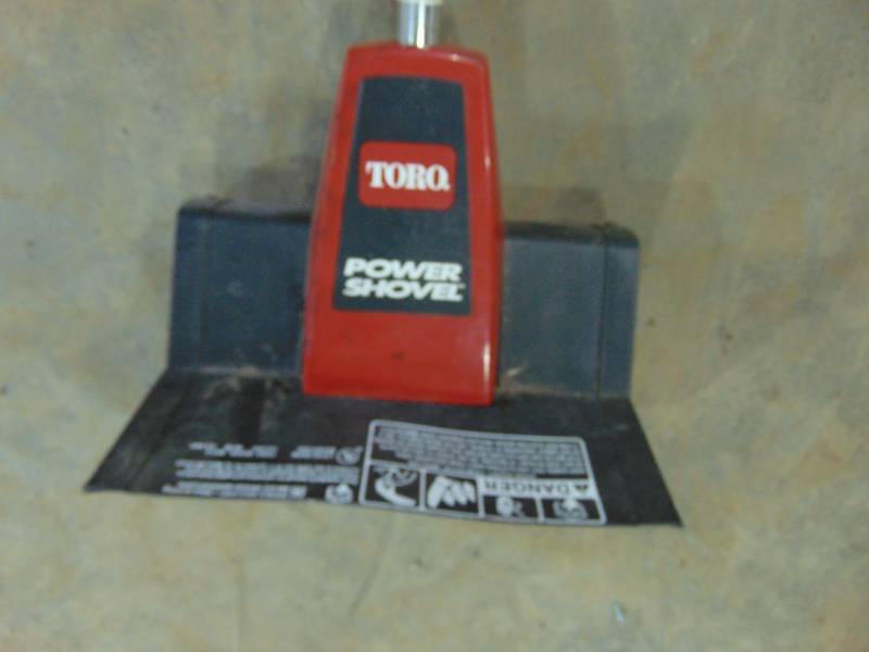 lot 64 image: Toro Snow Shovel