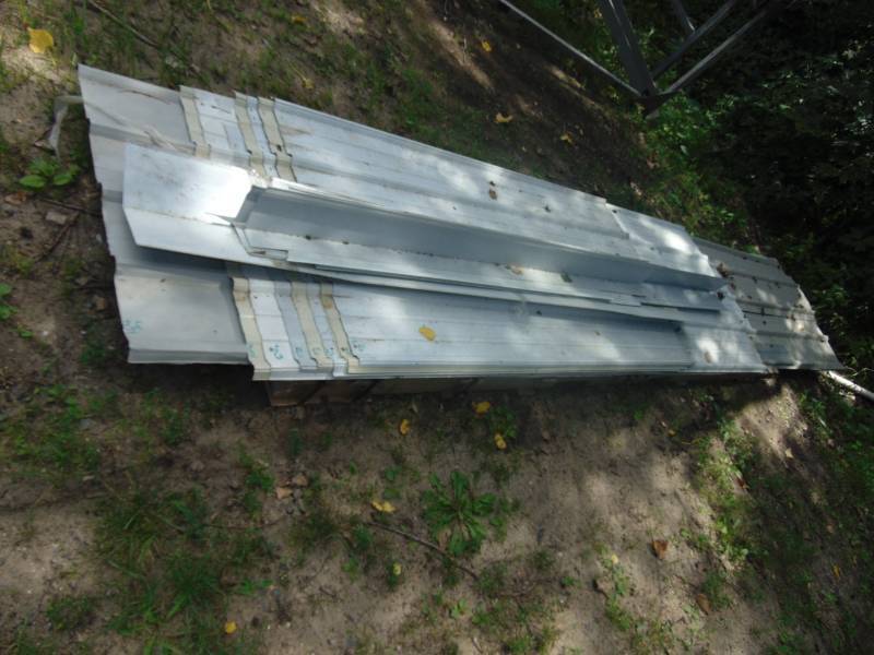 lot 105 image: Misc Lot of Tin