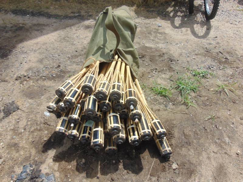 lot 113 image: Bag Full of Tiki Lights