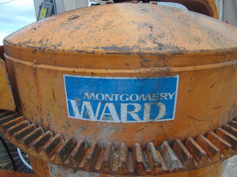 lot 118 image: Montgomery Ward Electric Concrete Mixer