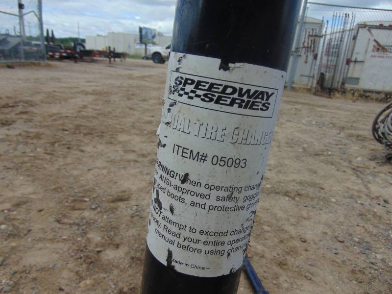 lot 120 image: Speedway Manual Tire Changer