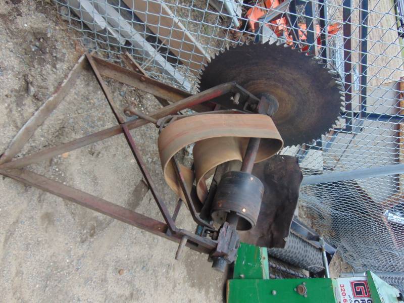 lot 128 image: Vintage Saw With Belt