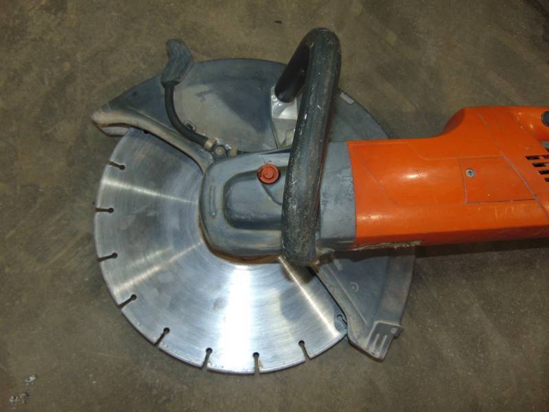 lot 130 image: Husqvarna K3000 Wet Electric Concrete Saw
