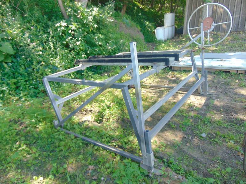 lot 153 image: Hewitt Roll-A-Dock Watercraft Lift