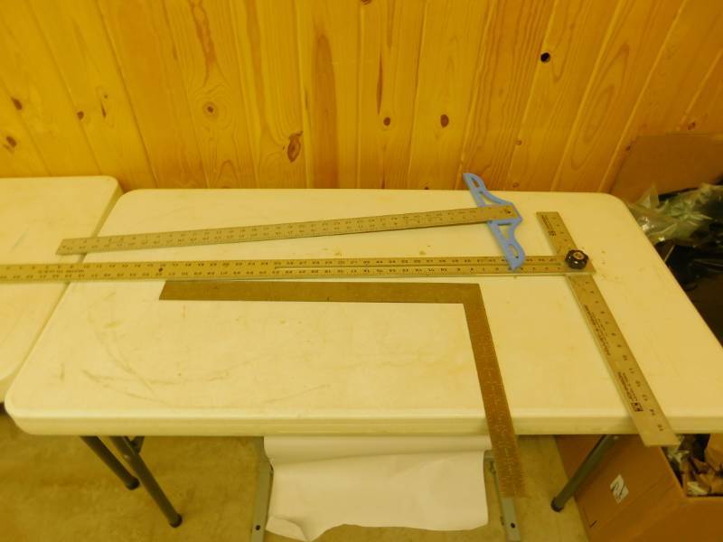 lot 11 image: 3 Squares