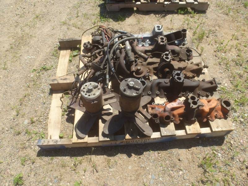 lot 54 image: Ford Flathead engine Parts
