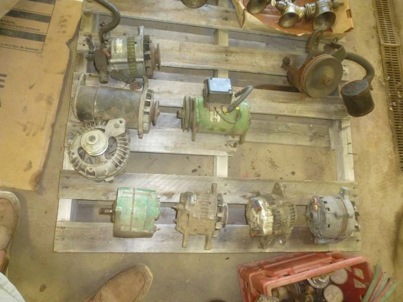lot 80 image: Pallet Automotive Alternator Cores