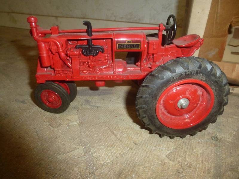 lot 96 image: IH F-20 Die cast Tractor