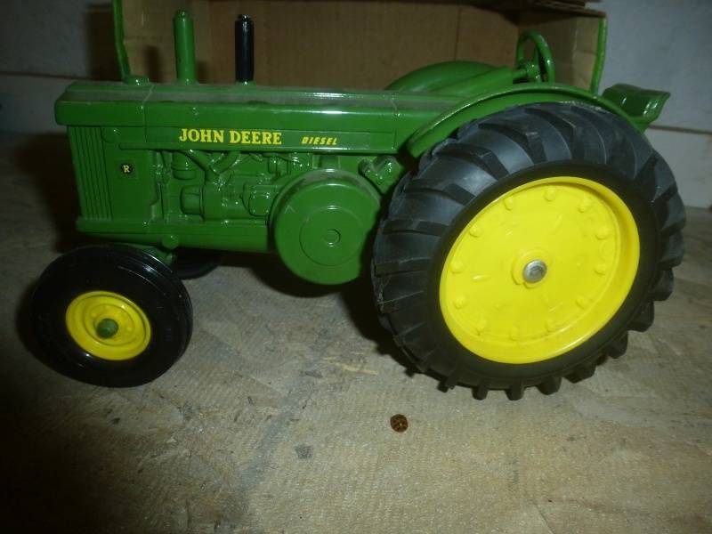 lot 101 image: John Deere R