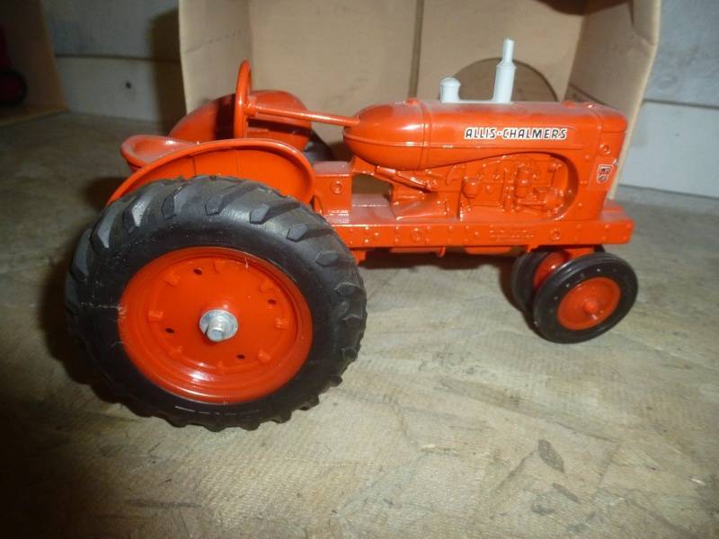 lot 103 image: Allis Chalmers WD