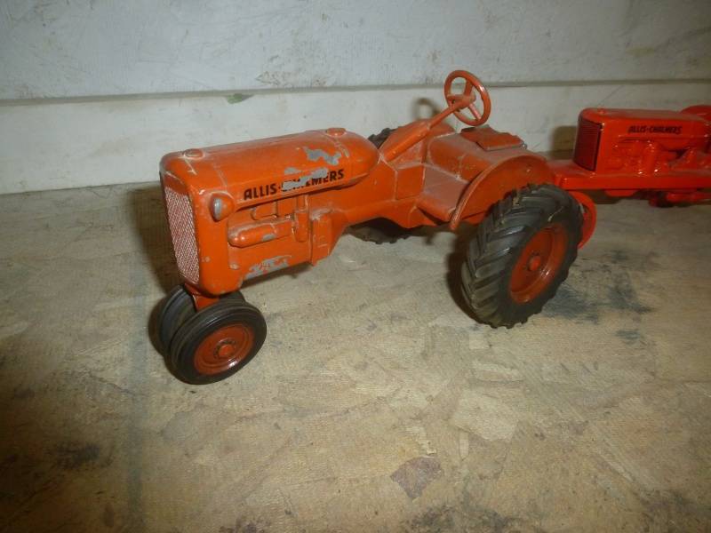 lot 108 image: Allis Chalmers Collection