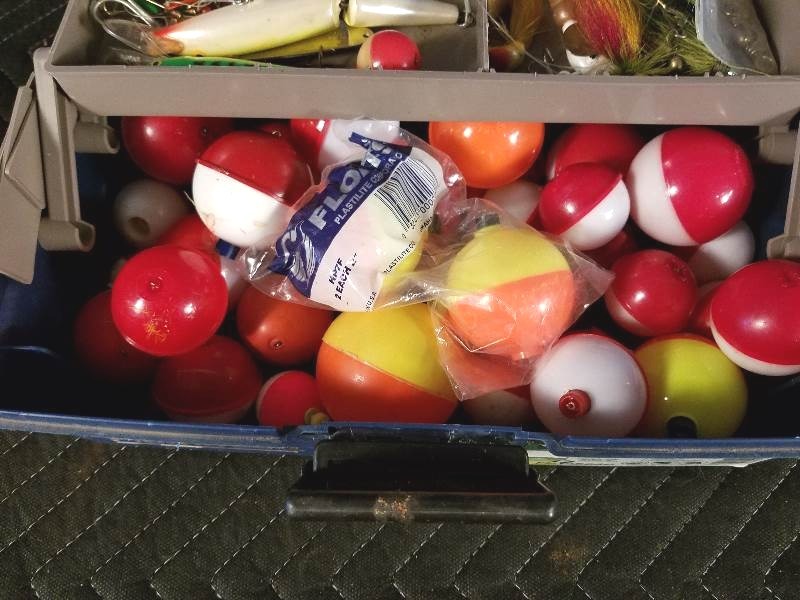 Small Tackle Box w Tackle