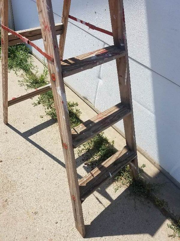 Wooden Step Ladder