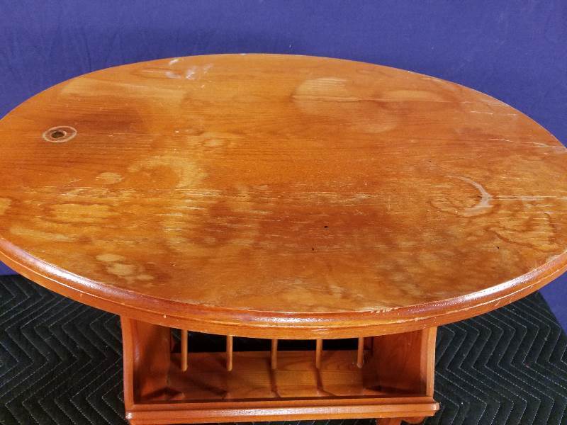 Oval Side Table&nbsp