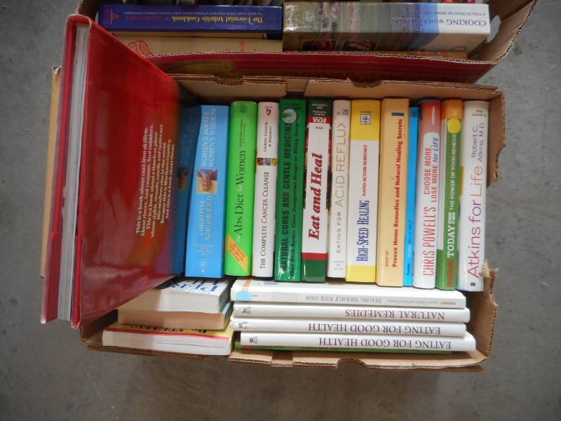 lot 14 image: Cook BooksMagazines