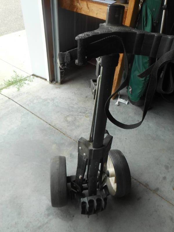 lot 26 image: Golf Bag Cart