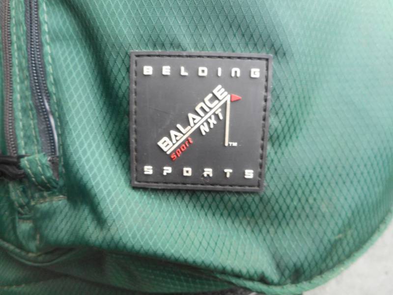 lot 5 image: Belding Golf Bag with an assortment of clubs