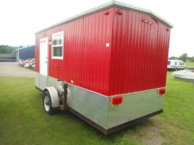 lot 3 image: 2010 Ice Castle Fish House